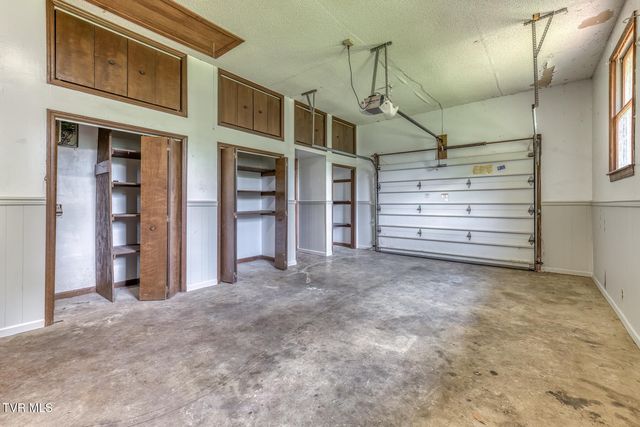 744 Sycamore Shoals Drive, Elizabethton, TN 37643