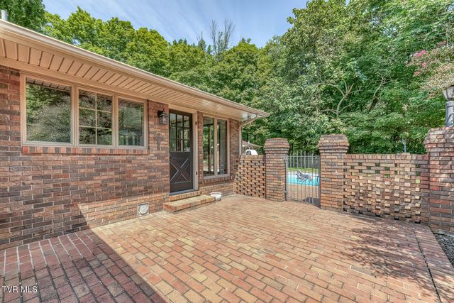 744 Sycamore Shoals Drive, Elizabethton, TN 37643
