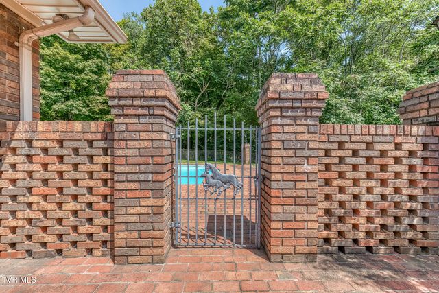 744 Sycamore Shoals Drive, Elizabethton, TN 37643
