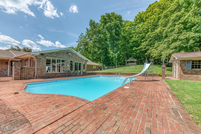 744 Sycamore Shoals Drive, Elizabethton, TN 37643