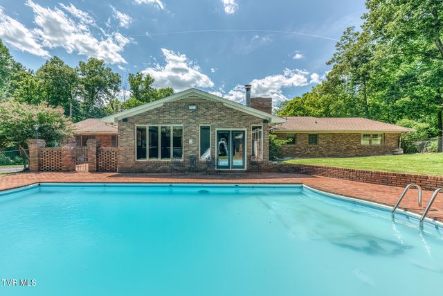 744 Sycamore Shoals Drive, Elizabethton, TN 37643