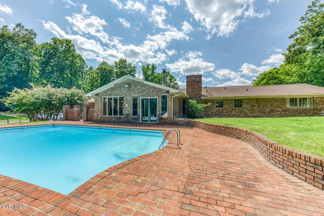 744 Sycamore Shoals Drive, Elizabethton, TN 37643