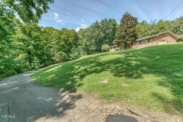 744 Sycamore Shoals Drive, Elizabethton, TN 37643