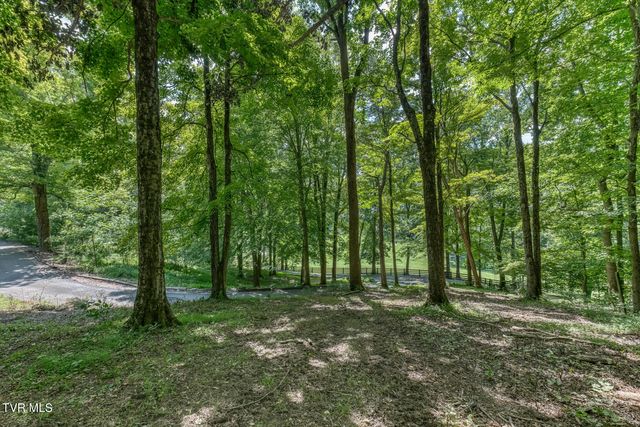 744 Sycamore Shoals Drive, Elizabethton, TN 37643