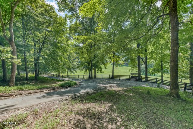 744 Sycamore Shoals Drive, Elizabethton, TN 37643