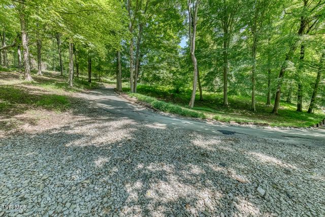744 Sycamore Shoals Drive, Elizabethton, TN 37643