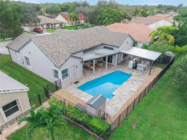 9081 Southern Orchard Rd, Davie, FL 33328