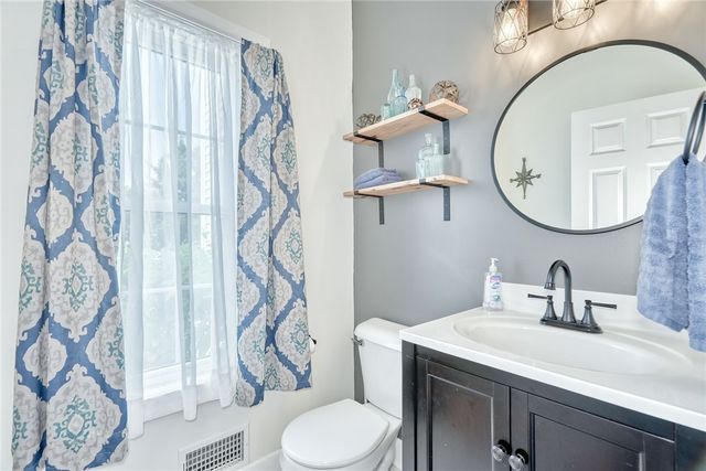 7272 Montgomery Lane, Victor, NY 14564