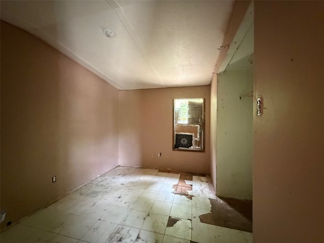 1005 Cove Drive, West Tawakoni, TX 75474