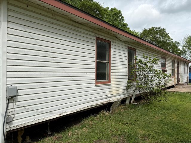 1005 Cove Drive, West Tawakoni, TX 75474