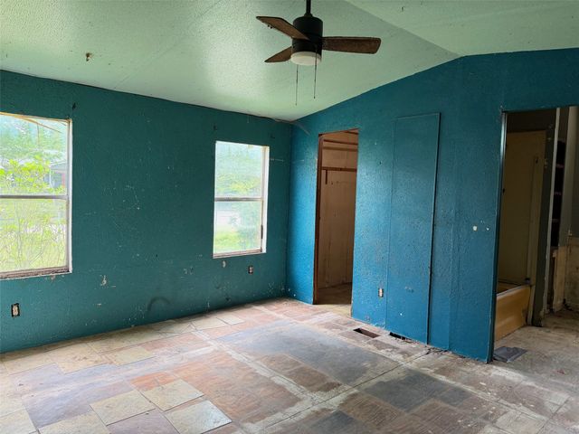 1005 Cove Drive, West Tawakoni, TX 75474