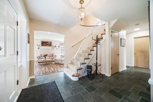 8822 Central Park Avenue, Evanston, IL 60203