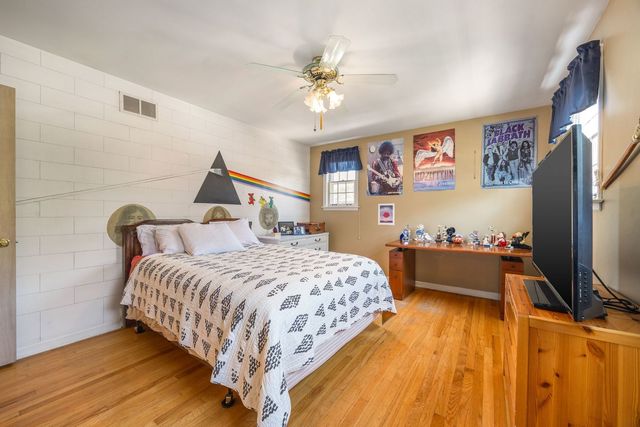 8822 Central Park Avenue, Evanston, IL 60203