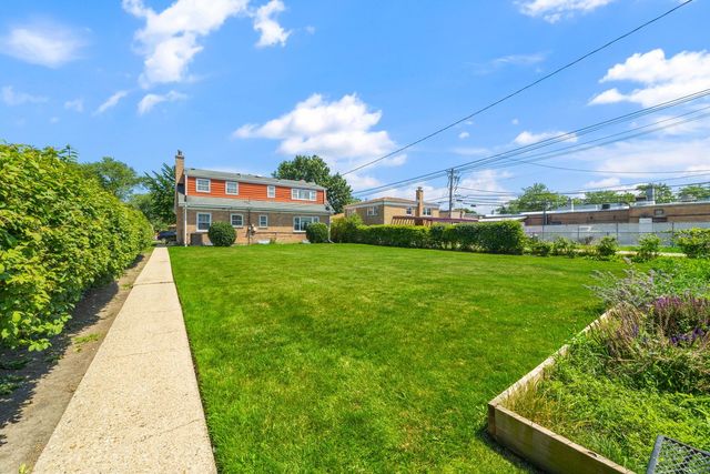 8822 Central Park Avenue, Evanston, IL 60203