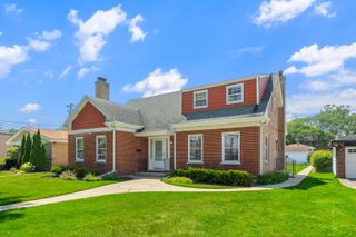 8822 Central Park Avenue, Evanston, IL 60203