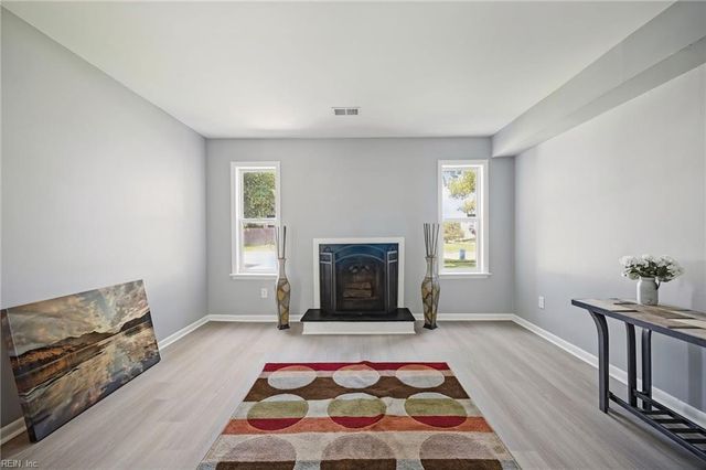 3819 Peachtree LN, Portsmouth, VA 23703
