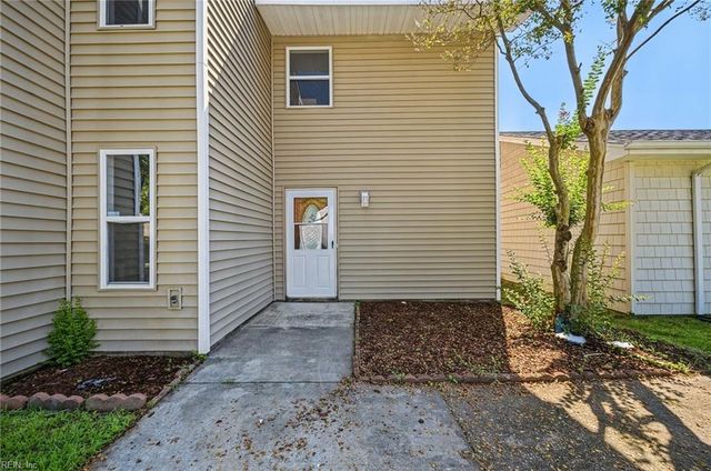 3819 Peachtree LN, Portsmouth, VA 23703