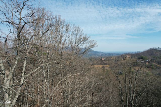 2 Spurling Way, Sevierville, TN 37862