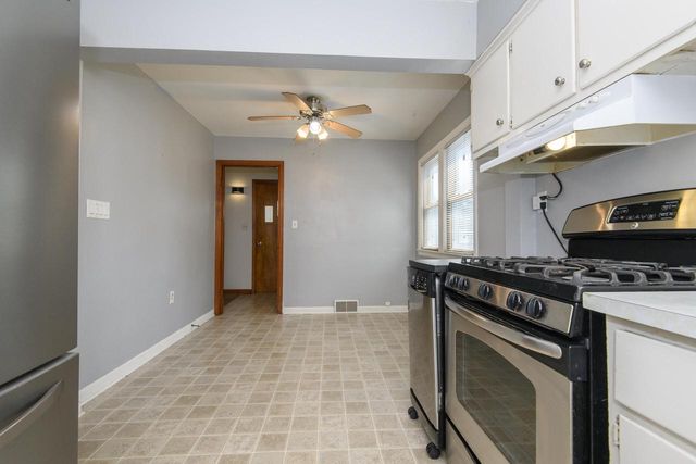 800 Western AVENUE, Waukesha, WI 53188