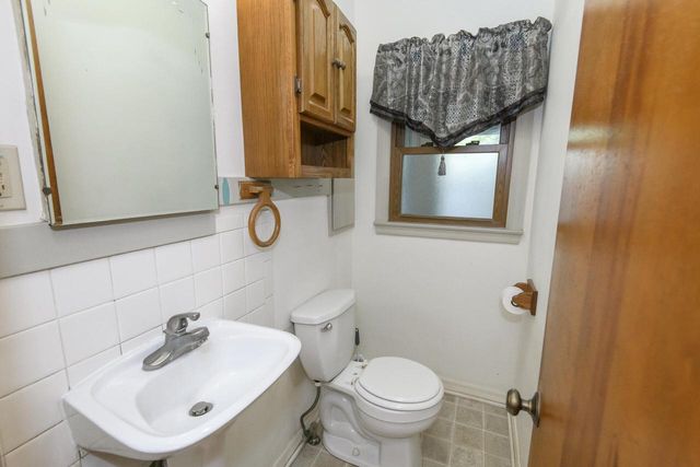 800 Western AVENUE, Waukesha, WI 53188