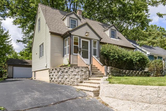 800 Western AVENUE, Waukesha, WI 53188