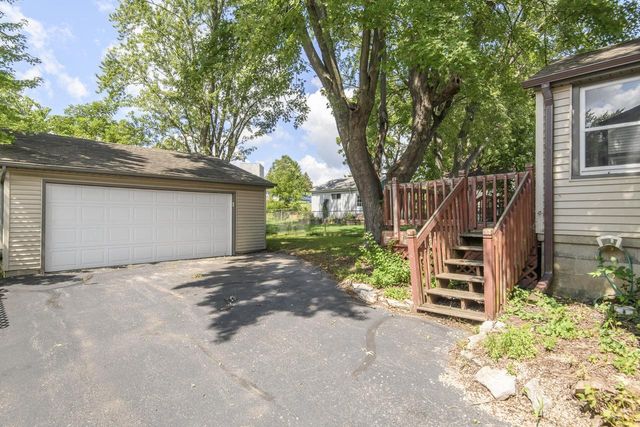 800 Western AVENUE, Waukesha, WI 53188