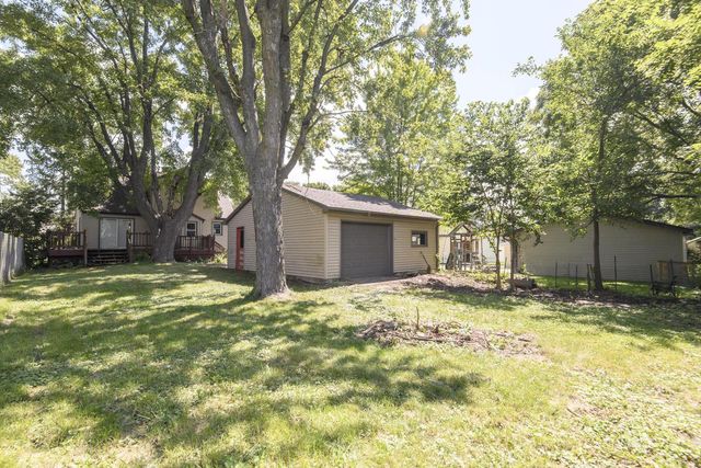 800 Western AVENUE, Waukesha, WI 53188