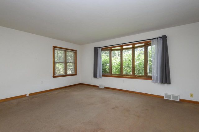 800 Western AVENUE, Waukesha, WI 53188