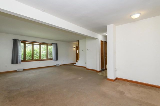 800 Western AVENUE, Waukesha, WI 53188