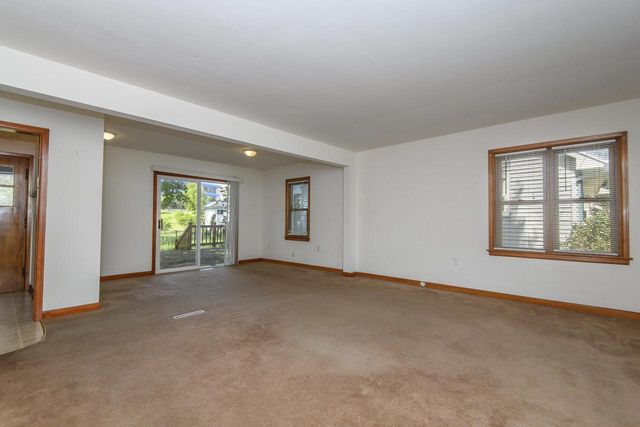800 Western AVENUE, Waukesha, WI 53188
