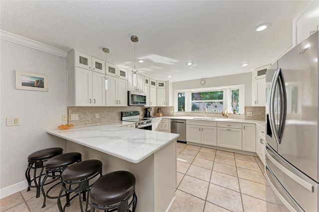 411 HARBOR VIEW LANE, Largo, FL 33770