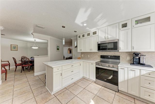 411 HARBOR VIEW LANE, Largo, FL 33770