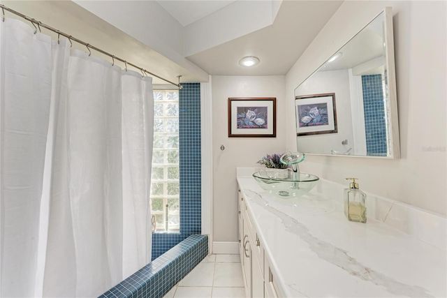 411 HARBOR VIEW LANE, Largo, FL 33770