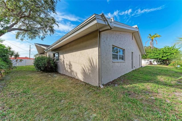 411 HARBOR VIEW LANE, Largo, FL 33770