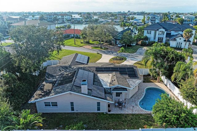 411 HARBOR VIEW LANE, Largo, FL 33770