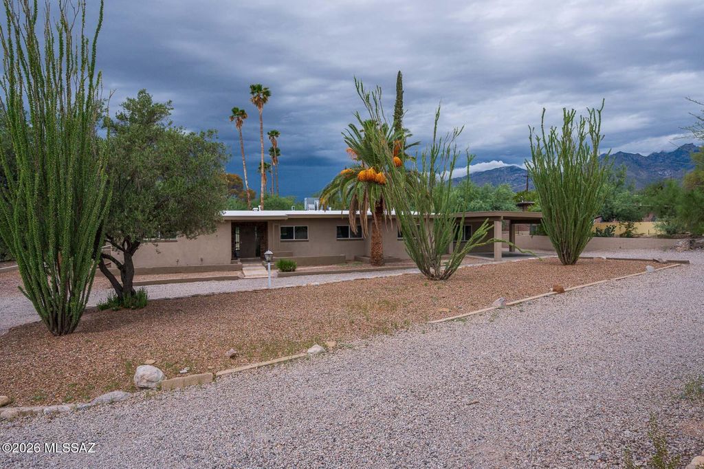 4521 N Bear Canyon Road, Tucson, AZ 85749
