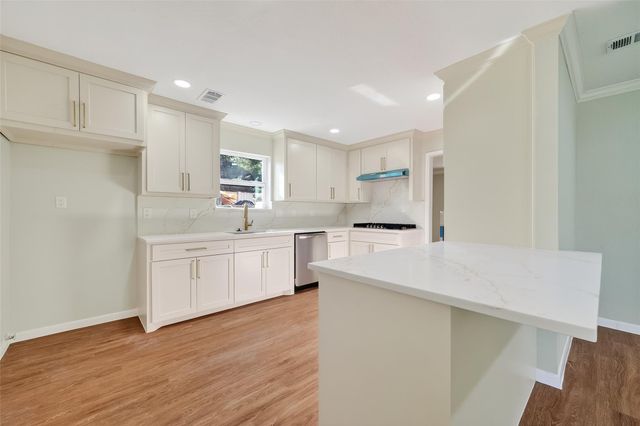 7911 Kleingreen Lane, Spring, TX 77379