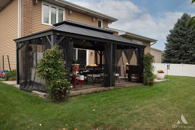 2195 W Cimarron Way, Addison, IL 60101