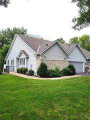 8203 Creekside Circle, Bloomington, MN 55437