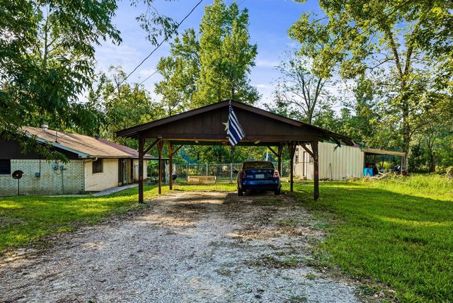 127 Forest Drive, Livingston, TX 77351