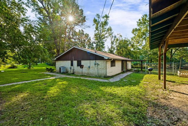 127 Forest Drive, Livingston, TX 77351