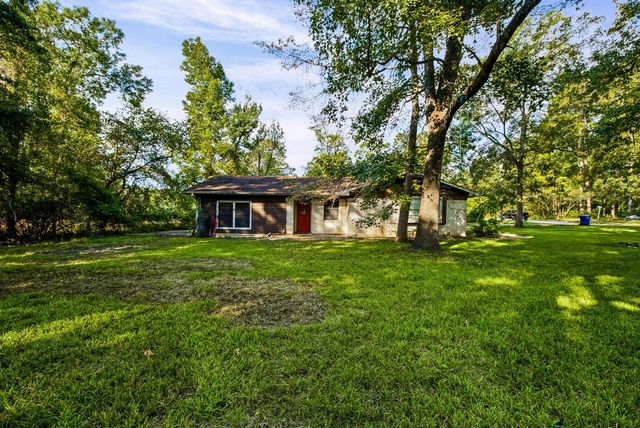 127 Forest Drive, Livingston, TX 77351