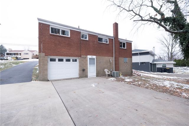 4660 Prescot Dr, Bethel Park, PA 15102