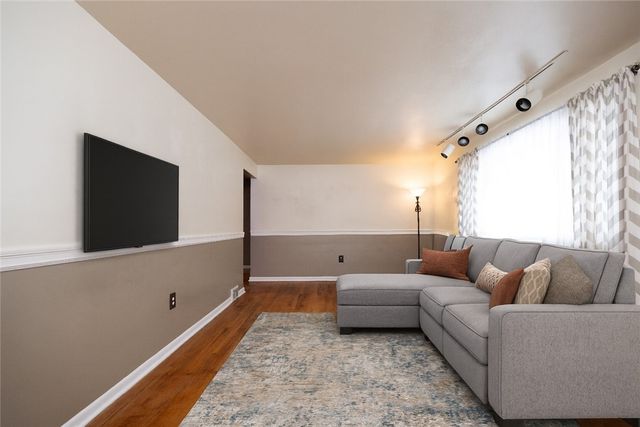 4660 Prescot Dr, Bethel Park, PA 15102