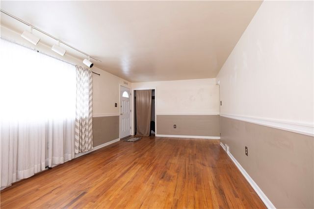 4660 Prescot Dr, Bethel Park, PA 15102