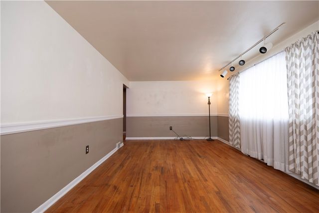 4660 Prescot Dr, Bethel Park, PA 15102