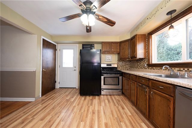 4660 Prescot Dr, Bethel Park, PA 15102