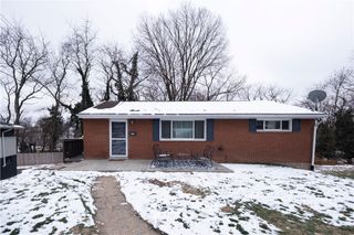 4660 Prescot Dr, Bethel Park, PA 15102