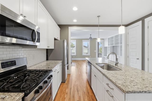 118 Rock Ledge Drive, Chapel Hill, NC 27516
