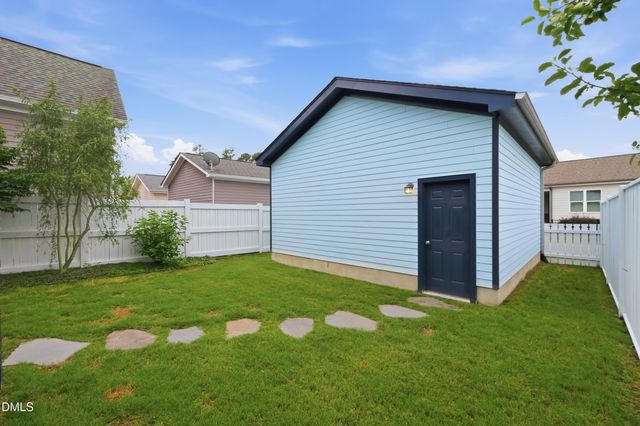 118 Rock Ledge Drive, Chapel Hill, NC 27516